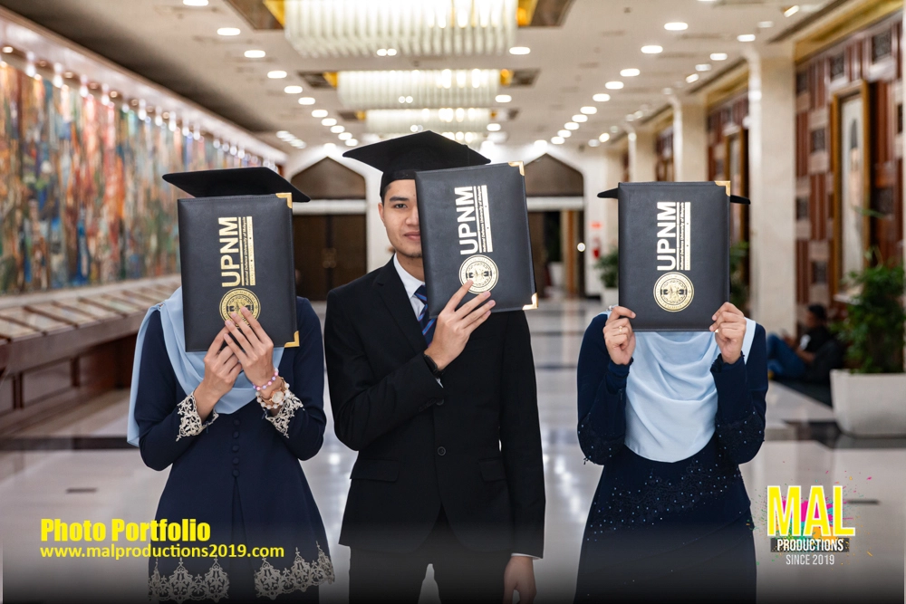 Gaduation Convocation PWTC Family Portfolio MAL 2019 -54.webp